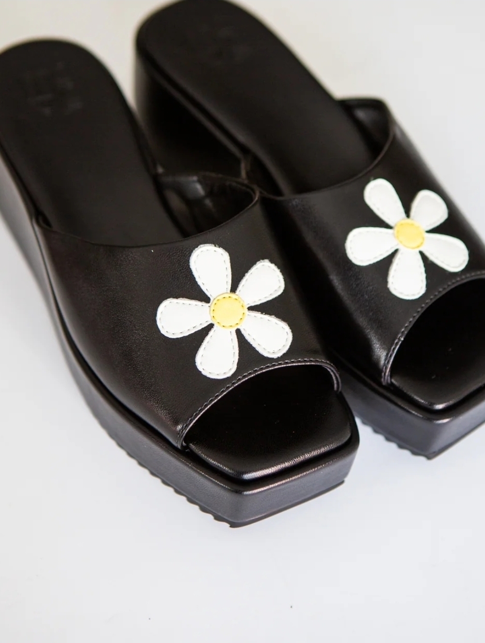 MCLC SIRENA BLOOM SANDALS 10